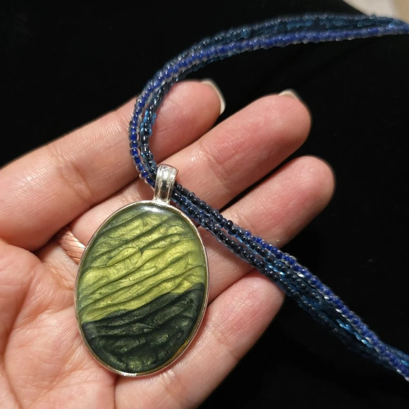 KENNETH COLE Nwot Blue Seed Bead Statement Necklace with Green Enamel Pendant - Picture 3 of 9